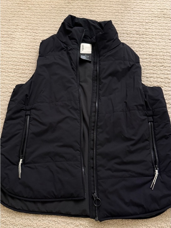 Vuori Jackets & Blazers - vuori canyon insulated vest